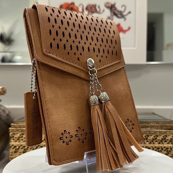 Se Osto - Perforated Leather Clutch/Pouch Bag, Missing Strap - Picture 3 of 17